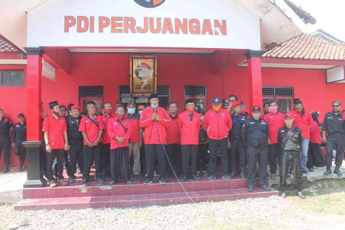 DPC PDI Perjuangan Kabupaten Banjarnegara Datangi Polres, Gelar Apel Siaga, Tuntut Kasus Pembakaran Bendera Di