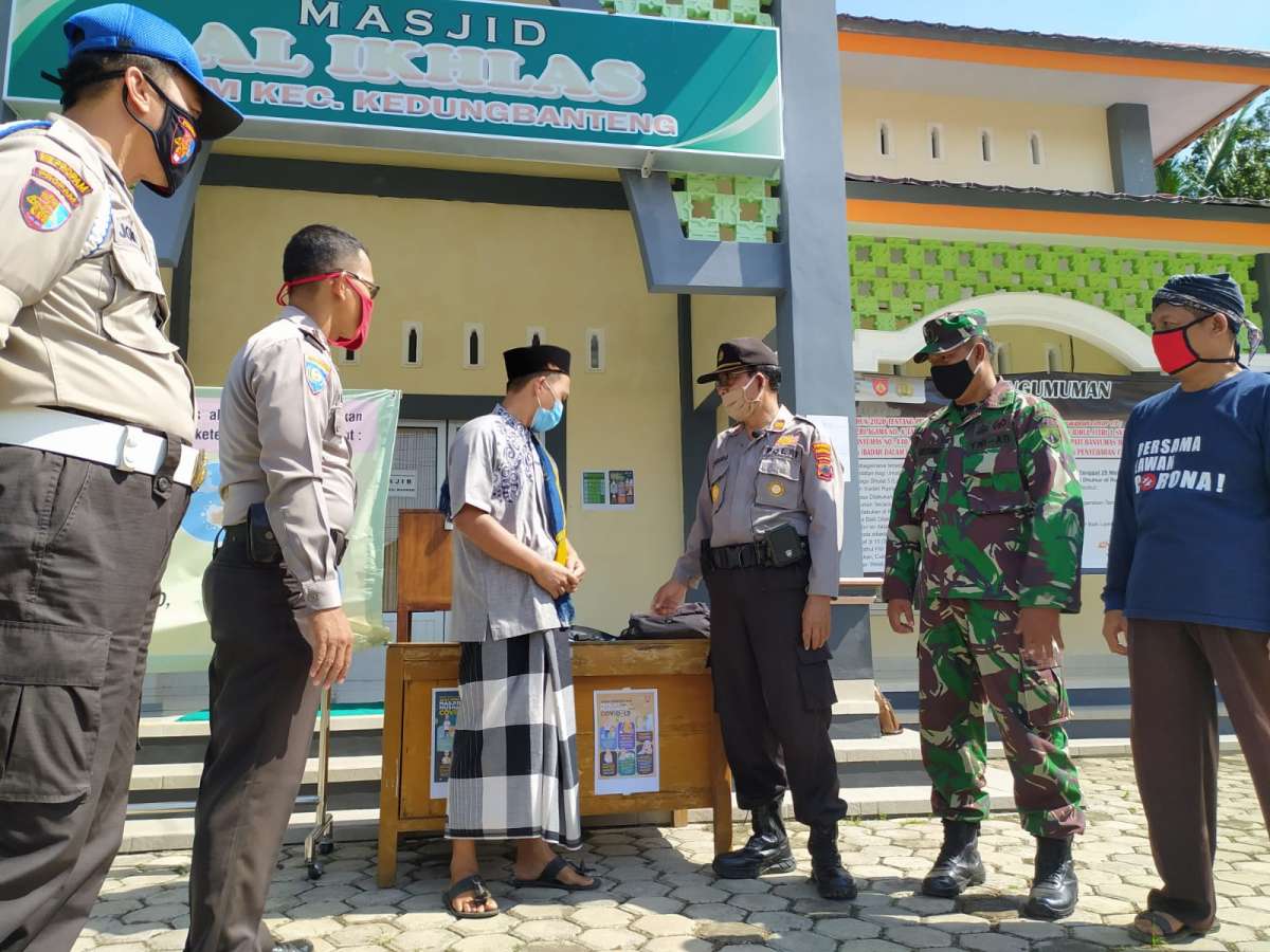 14 Masjid Di Kedungbanteng Laksanakan Salat Jumat