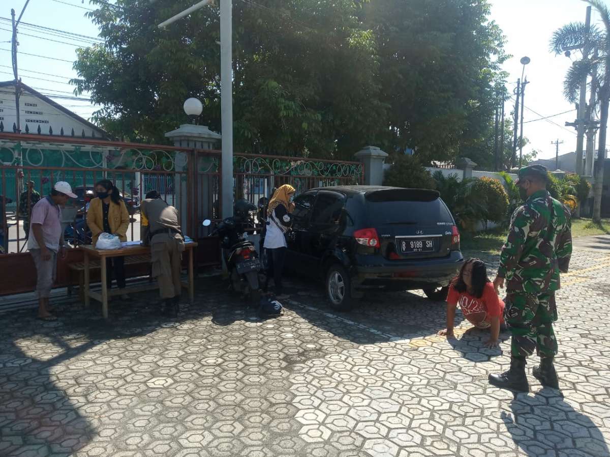 Sudah Pakai Masker Tapi Tidak Pakai Helm, Disanksi Push Up 15 Kali Saat Operasi Masker