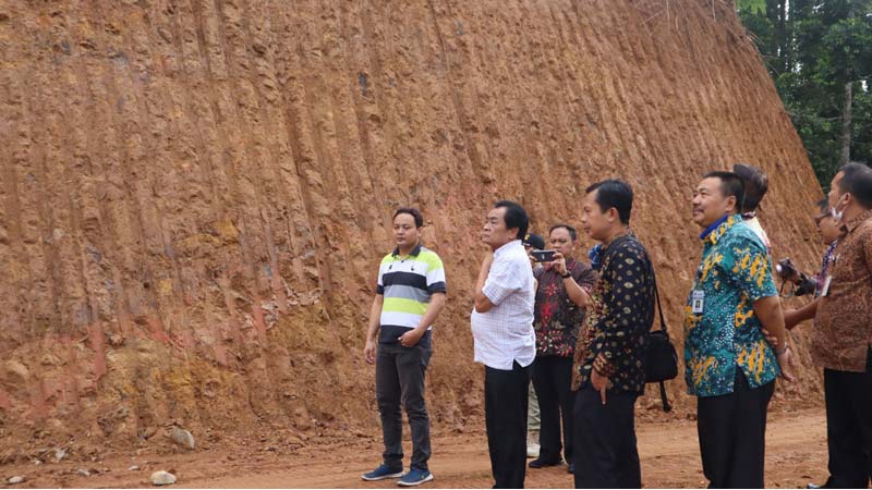 Bukit Dikepras, Banjarnegara - Kebumen Segera Tersambung Jalan, Bupati Sebut Proyek 