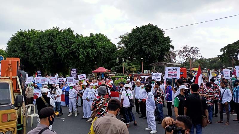 Ratusan Massa Aliensi Pembela Pancasila Kebumen (APPK) Datangi Gedung DPRD Kebumen, Tolak RUU HIP