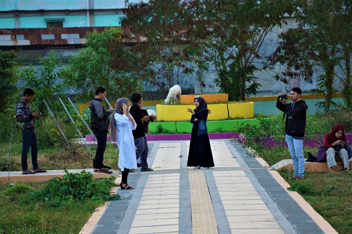 Asyik Buat Jalan-jalan dan Jadi Tempat Foto Selfie, Sayang Hutan Kota Minim Fasilitas