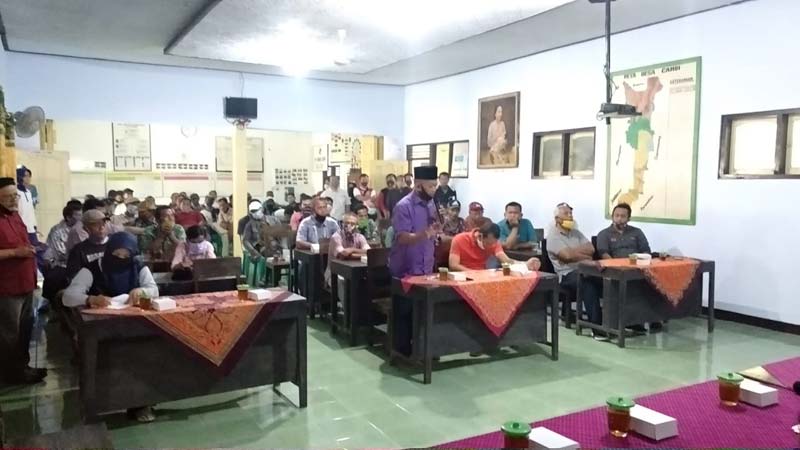Ratusan Warga Desa Candi Akhirnya Geruduk Balai Desa, Tuntut Sekdes Mundur Karena Dugaan Kasus Perselingkuhan