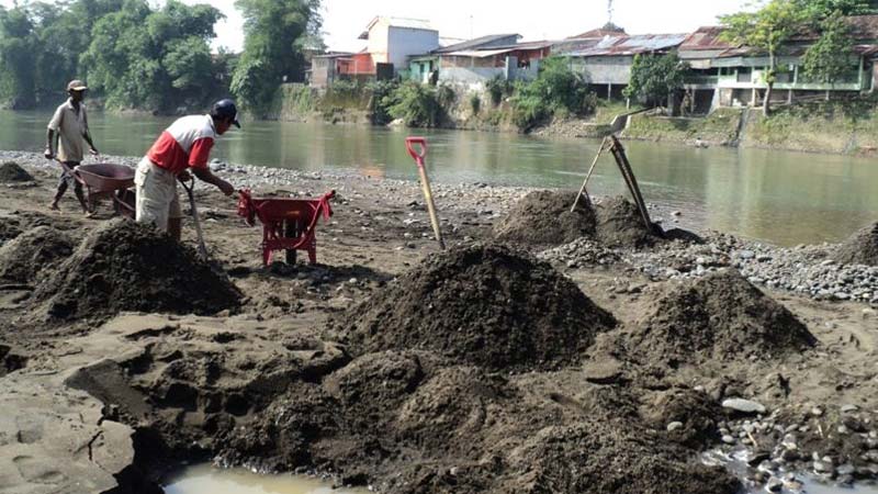 Marak Penambangan di Sungai, Warga Diminta Tak Menambang Dekat Jembatan di Kabupaten Purbalingga