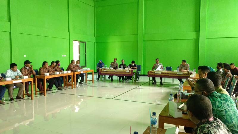 Diduga Selingkuh, Kades Dituntut Mundur