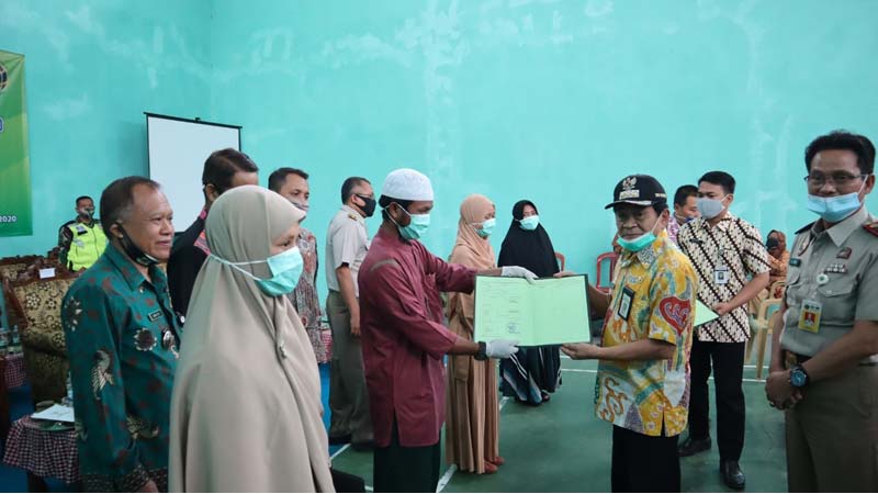 Sertifikat PTSL Dibagi, Bupati Banjarnegara: Jangan Buru-buru jadi Agunan Bank