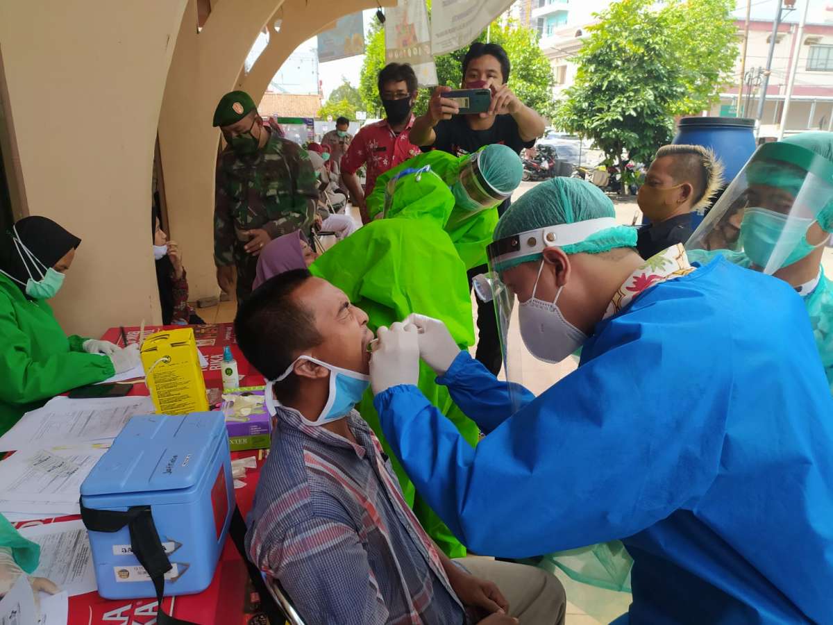 Pedagang Pasar Manis Purwokerto Sempat Ngeri Saat Akan Diswab