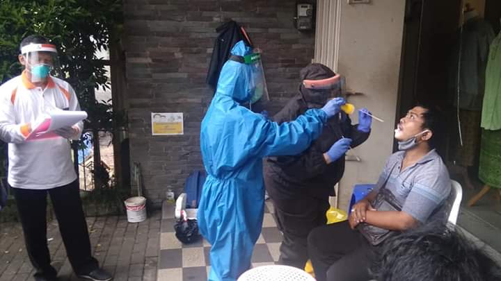 Kena Razia Saat Tak Bermasker, Kini Langsung Diswab oleh Petugas