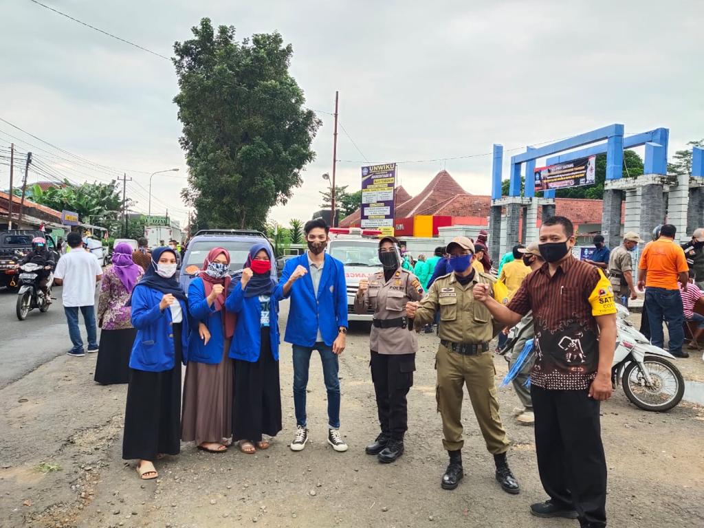 Mahasiswa KKN UMP Ikuti Penertiban Masker Gabungan dan Tes Swab Bersama Wakil Bupati Banyumas
