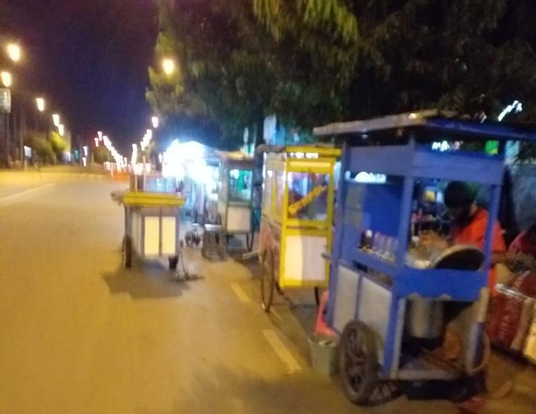 PKL Menumpuk di Sekitar Alun-alun, Dinperindag: Kita Maklumi Karena Sekarang Sudah Harus Pemulihan Ekonomi