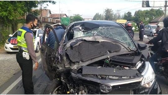 Lima Mobil Terlibat Kecelakaan Karambol di Jalur Pantura Desa Padaharja
