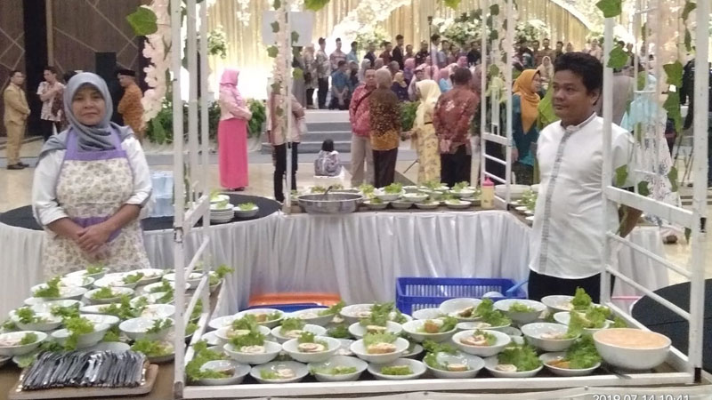 Ready Stock Ribuan Alat Pesta dan Layani Catering Wedding