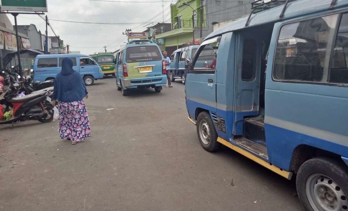 Angkutan Umum di Purbalingga Pilih Mangkal di Jalanan