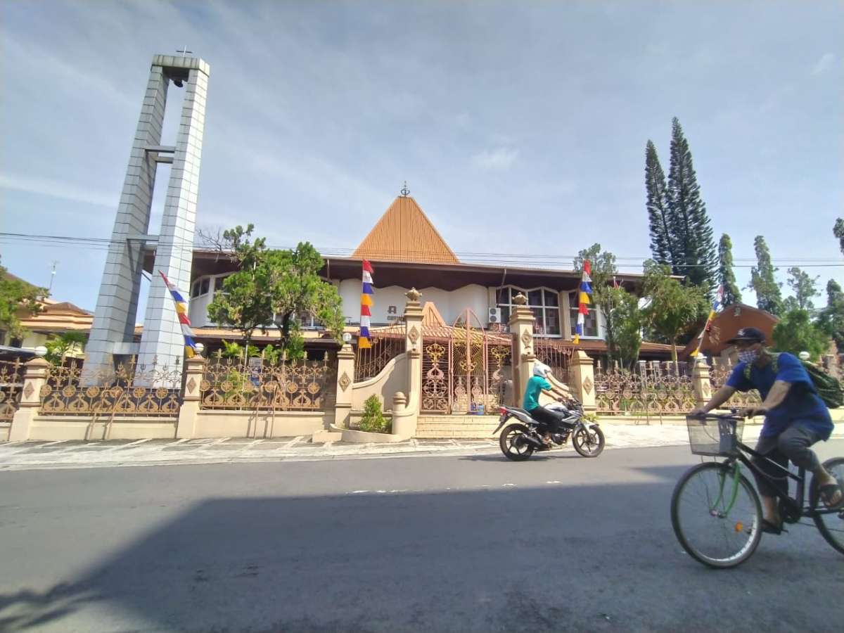 Jemaat Misa Langsung Dibatasi di Gereja Katolik Kristus Raja Purwokerto