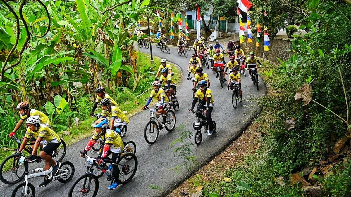 Ratusan Goweser Menerobos Hujan Taklukkan 55 KM
