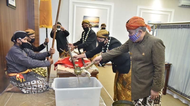 Hari Jadi Kebumen 391, Pusaka Pusar Bumi Sudah Dijamas Kemarin