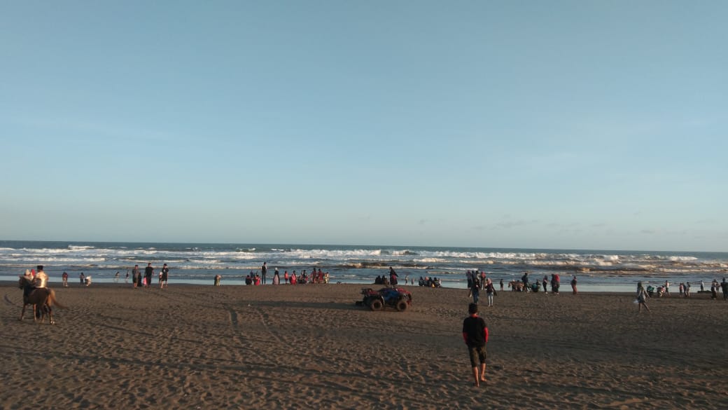 Fenomena La Nina Picu Hujan, Sepanjang Kemarau Gelombang Tinggi Terjadi di Cilacap