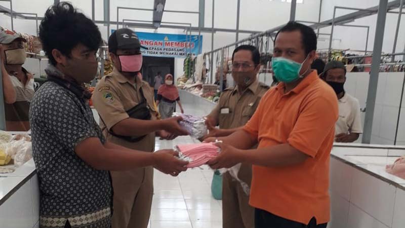 Darurat Covid Diperpanjang, Pengelola Pasar Buntu Kewalahan Stok Masker