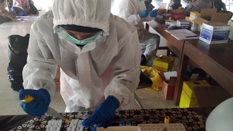 Petugas Sensus Penduduk Dirapid Test
