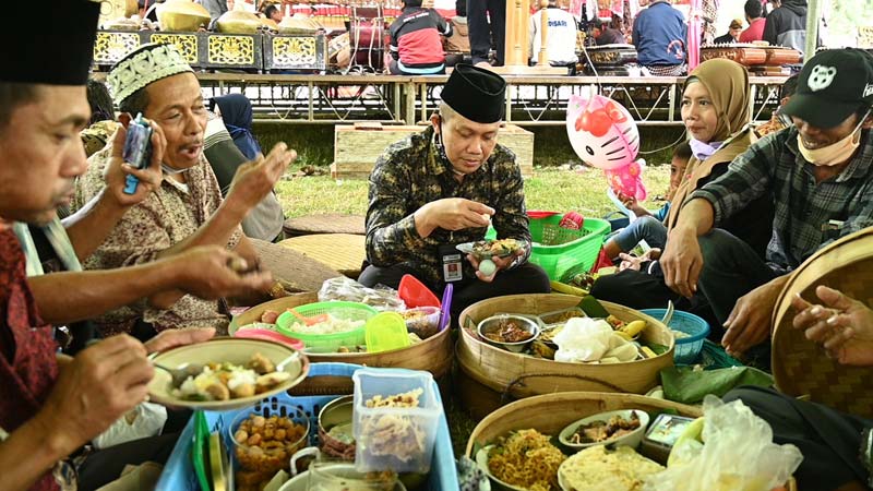 Sedekah Bumi  di Desa Argopeni Kecamatan Ayah Tetap Digelar, Gunakan Protokol Kesehatan