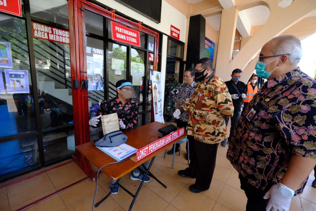 Stan Penukaran Uang Steril di Pasar Manis Dipuji Kemendagri, Dorong Semua Pasar Lebih Modern