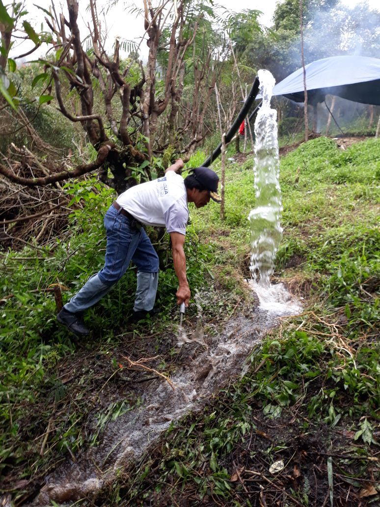 30 Tahun Lebih Kutabawa Krisis Air, Kini Bisa Mandi Dua Kali Sehari Setelah Air dari Kaki Gunung Slamet Mengal