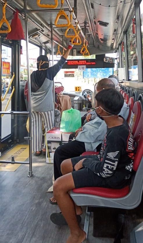 Penumpang Angkutan Umum Sulit Jaga Jarak, Pendapatan Bus Trans Jateng Menurun