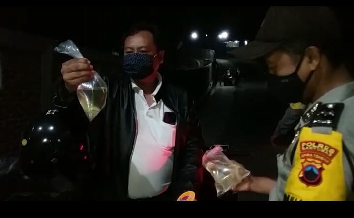 Sita Ciu Saat Razia Masker di Bukit Pangonan Kemranjen