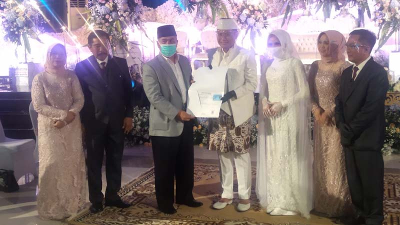 Menikah di Kebumen, Kini Otomatis Mempelai Dapat KTP Baru Selain Buku Nikah