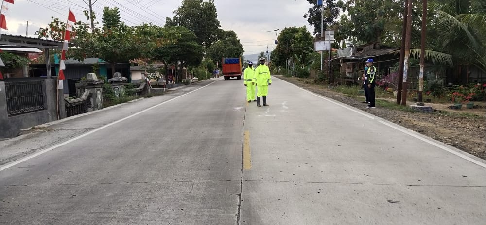 Remaja Putri Desa Karanglewas Jatilawang Diduga Jadi Korban Tabrak Lari, Tergeletak di Jalan Raya Jatilawang -