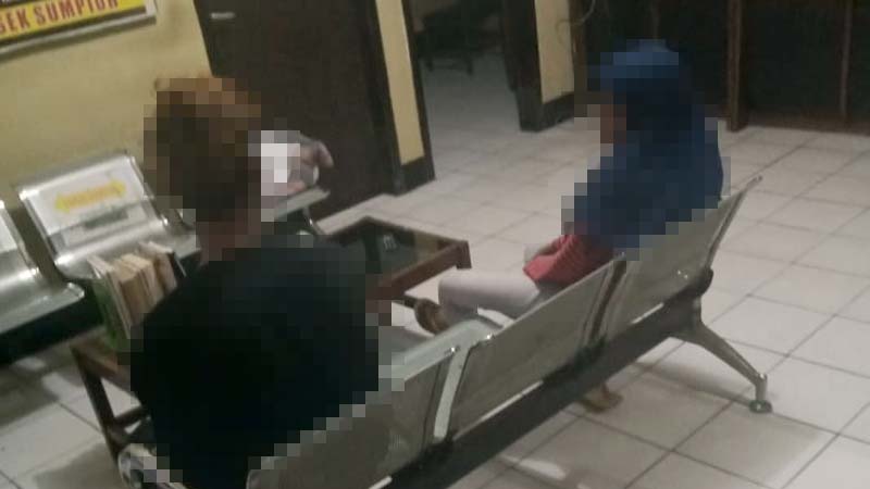 Dua Sejoli Bermesraan di Tamkot Sumpiuh Sampai jam 3 Pagi Diamankan Polsek