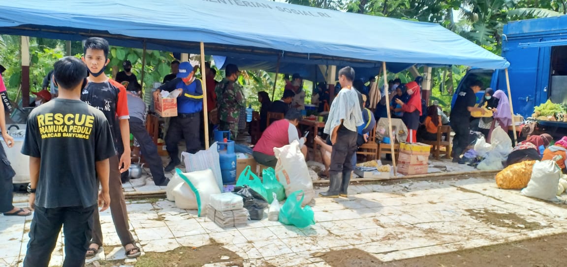 Banjir, Ribuan Orang di Kemranjen Mengungsi