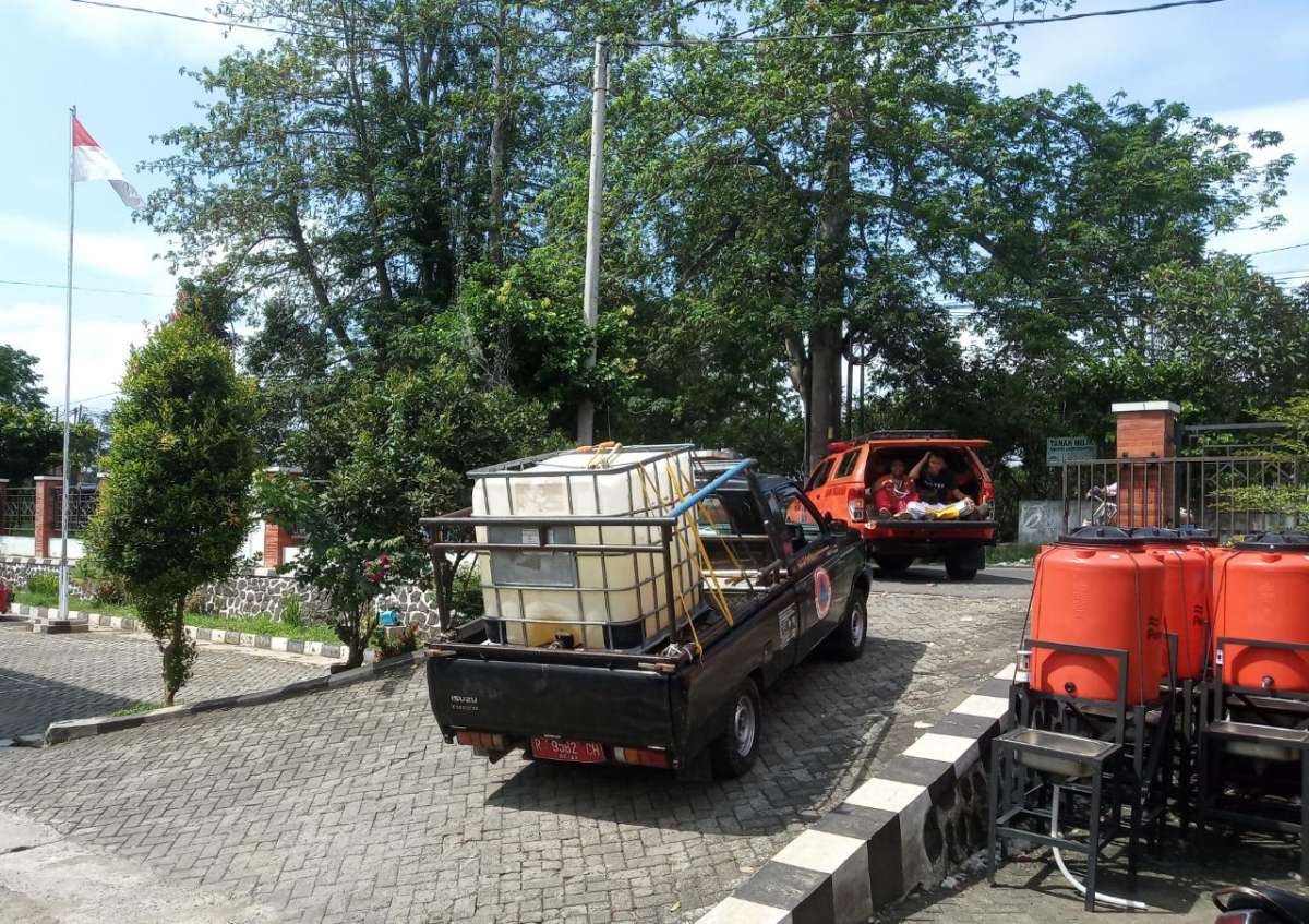 Satu Warga di Pasir Kidul Terkonfirmasi Positif, BPBD Gelar Penyemprotan Disinfektan