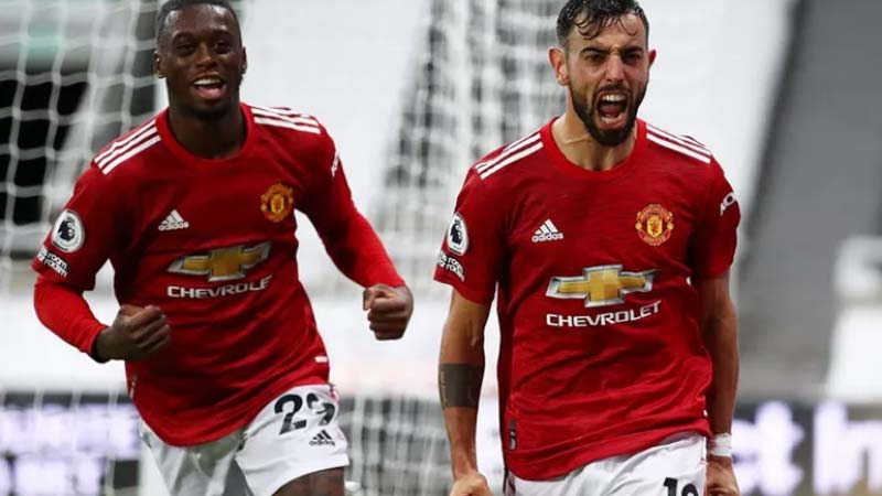 Manchester United (4) v (1) Newcastle United: Pesta Dimulai