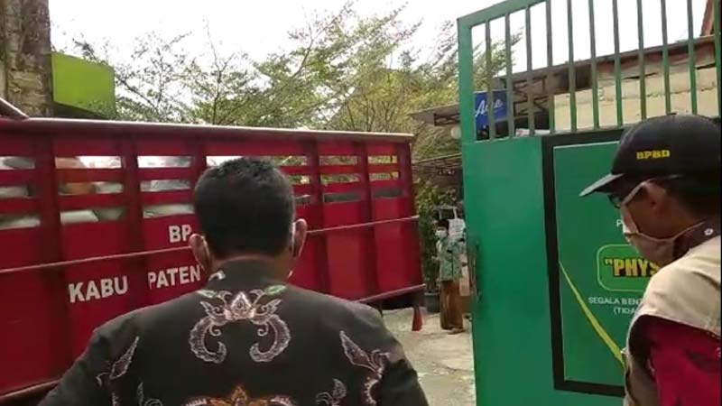 Penanganan Covid 19 Kluster Pondok Pesantren, BPBD Salurkan Bantuan Sembako