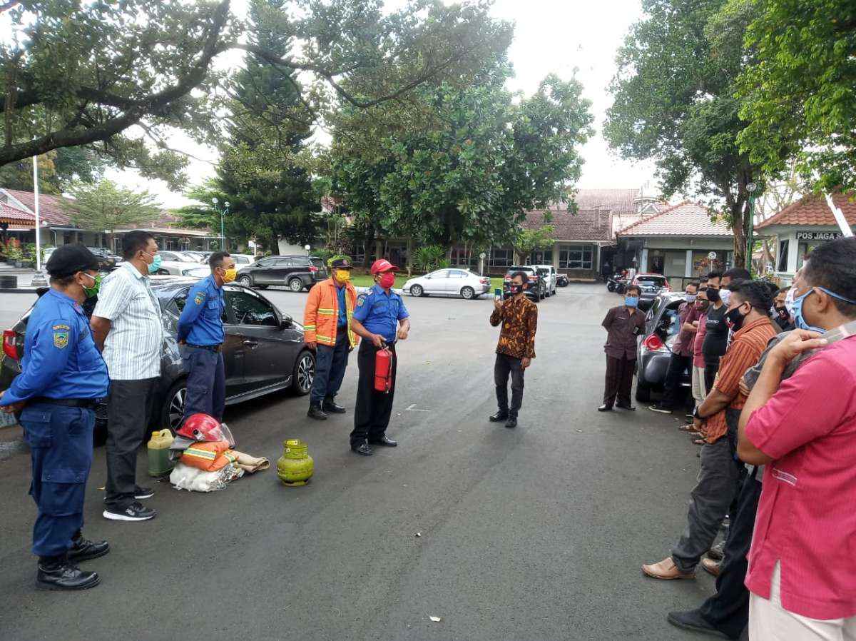 Antisipasi Kebakaran Dilingkungan Kantor, Pemda Banyumas Gelar Simulasi