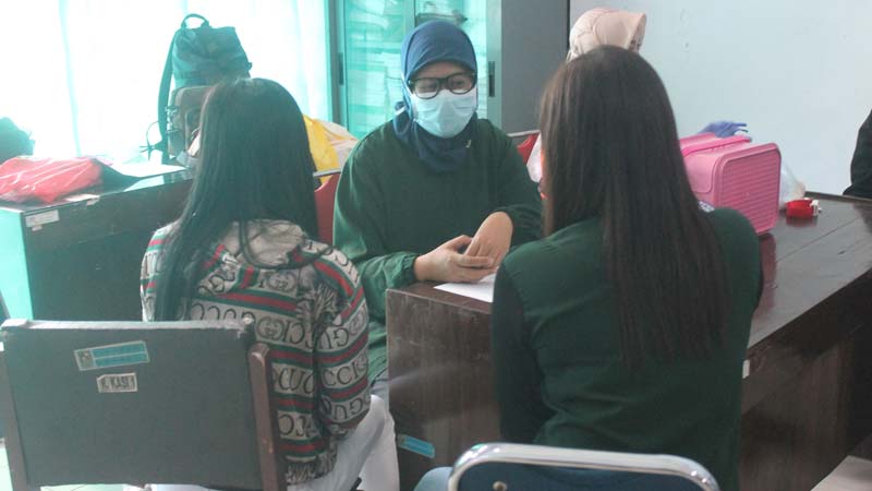 Terjaring Sedang Berduaan di Tempat Kos, 10 Pasangan Bukan Suami Istri Jalani Tes HIV