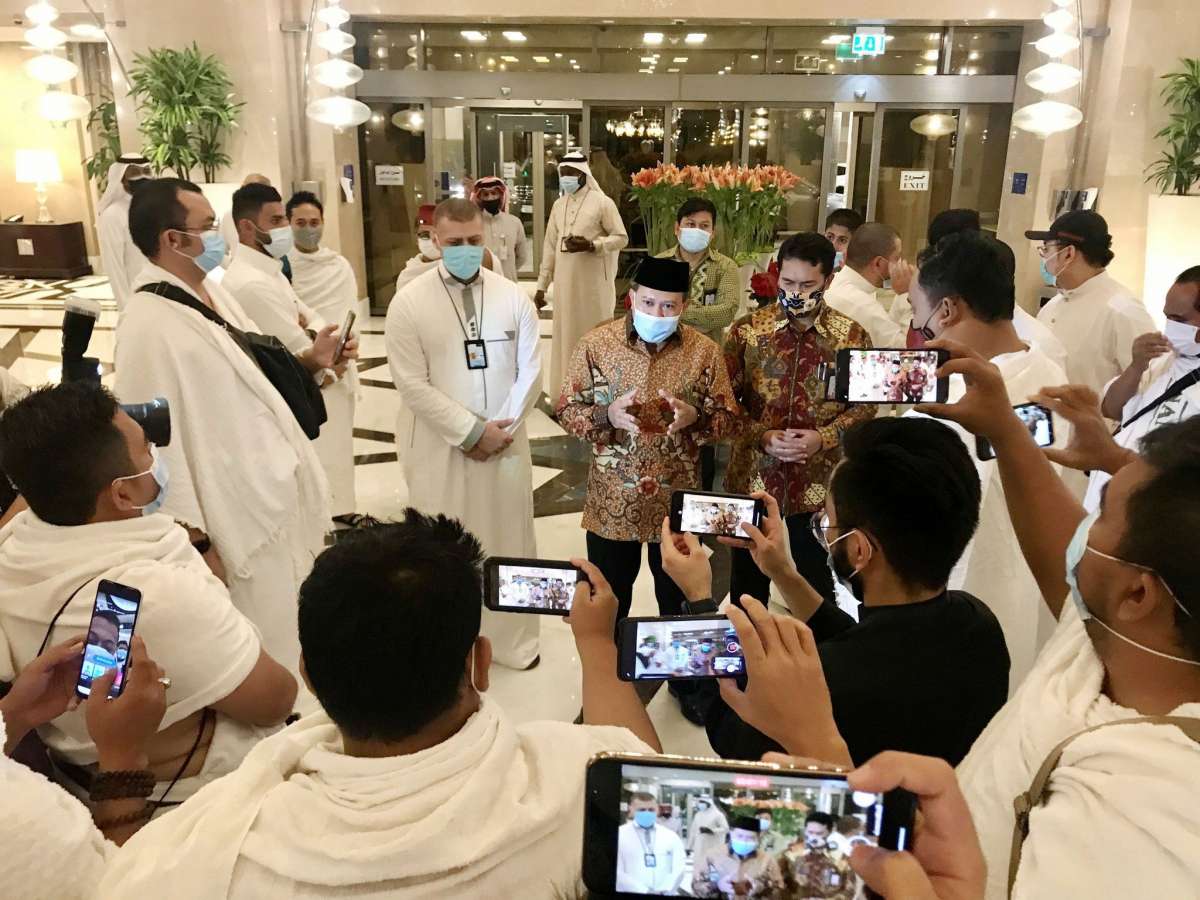 Belasan Jamaah Umrah Indonesia Positif Corona