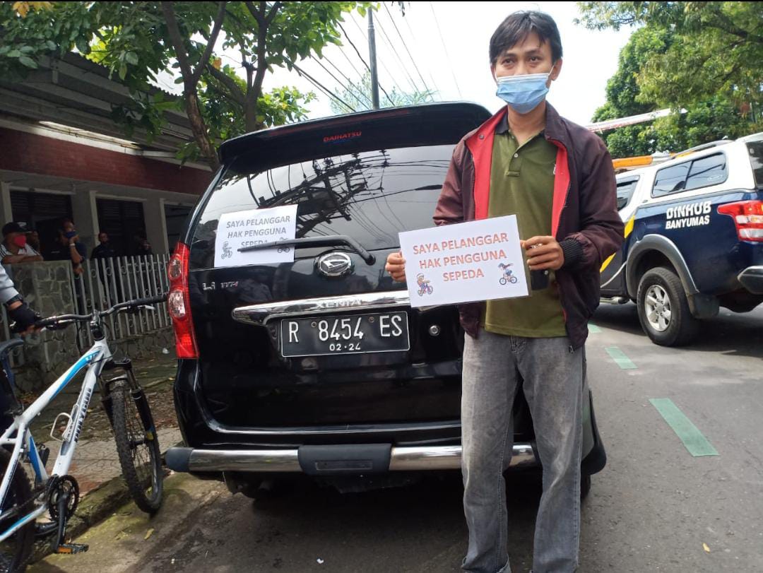 Pelanggar Parkir Perebut Jalur Sepeda di Kota Purwokerto Diberi Sanksi Sosial