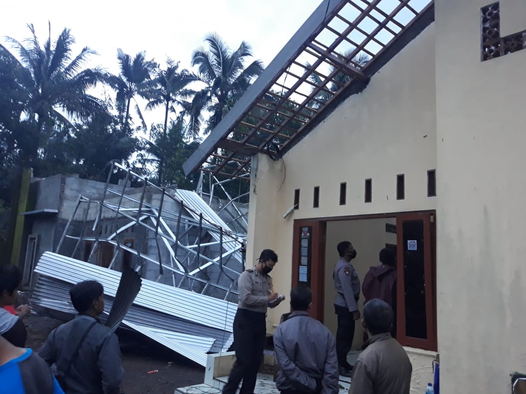 Angin Ribut Rusak 42 Rumah di Bojongsari Purbalingga