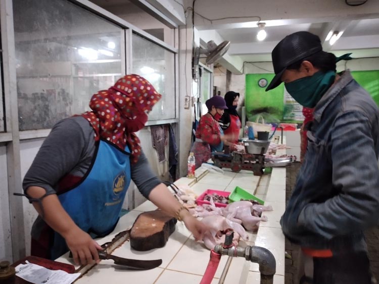 Harga Daging Ayam Merangkak Naik