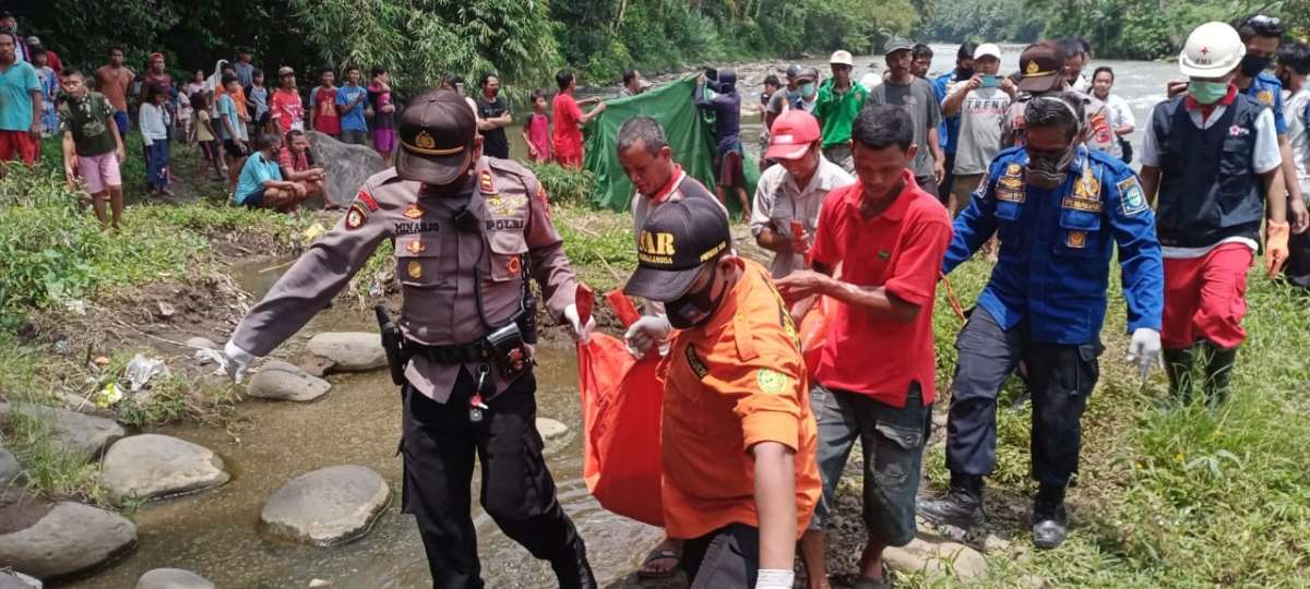 Atlet Arung Jeram Temukan Mayat Wanita Saat Latihan, Tersangkut di Batu Sungai