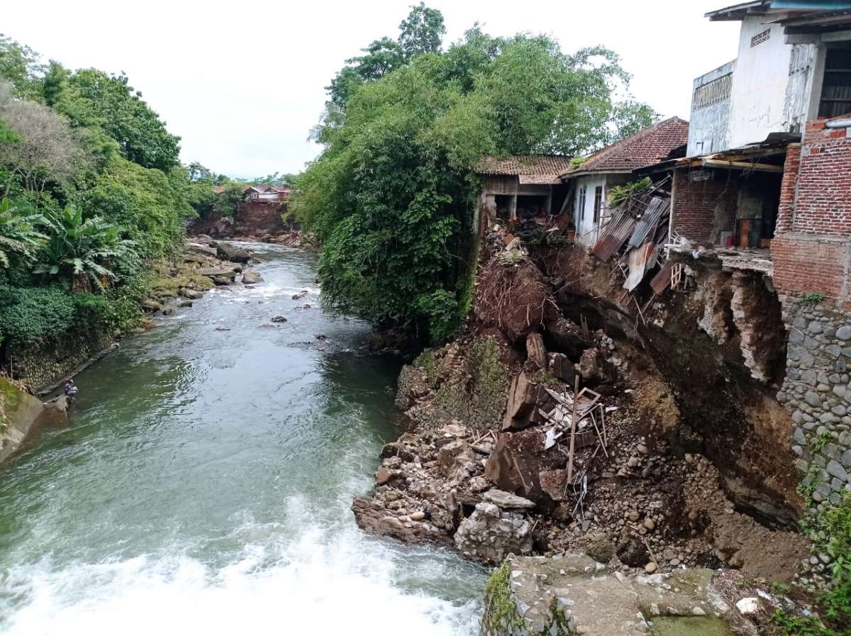 Dapur Umum Ditutup, Jumlah Pengungsi Longsoran Tepi Sungai Pelus 45 Orang