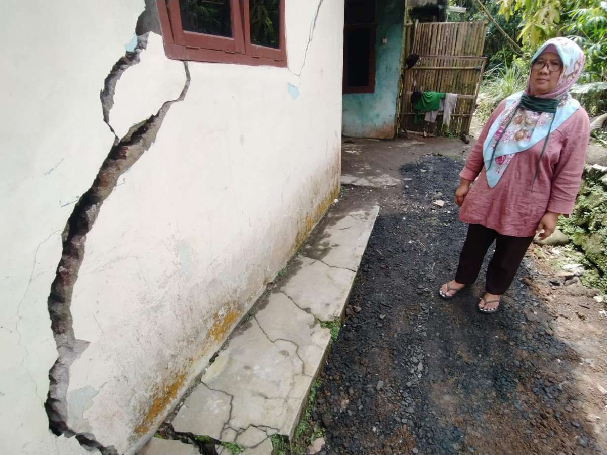 40 Rumah Rusak di Cibangkong Karena Tanah Bergerak