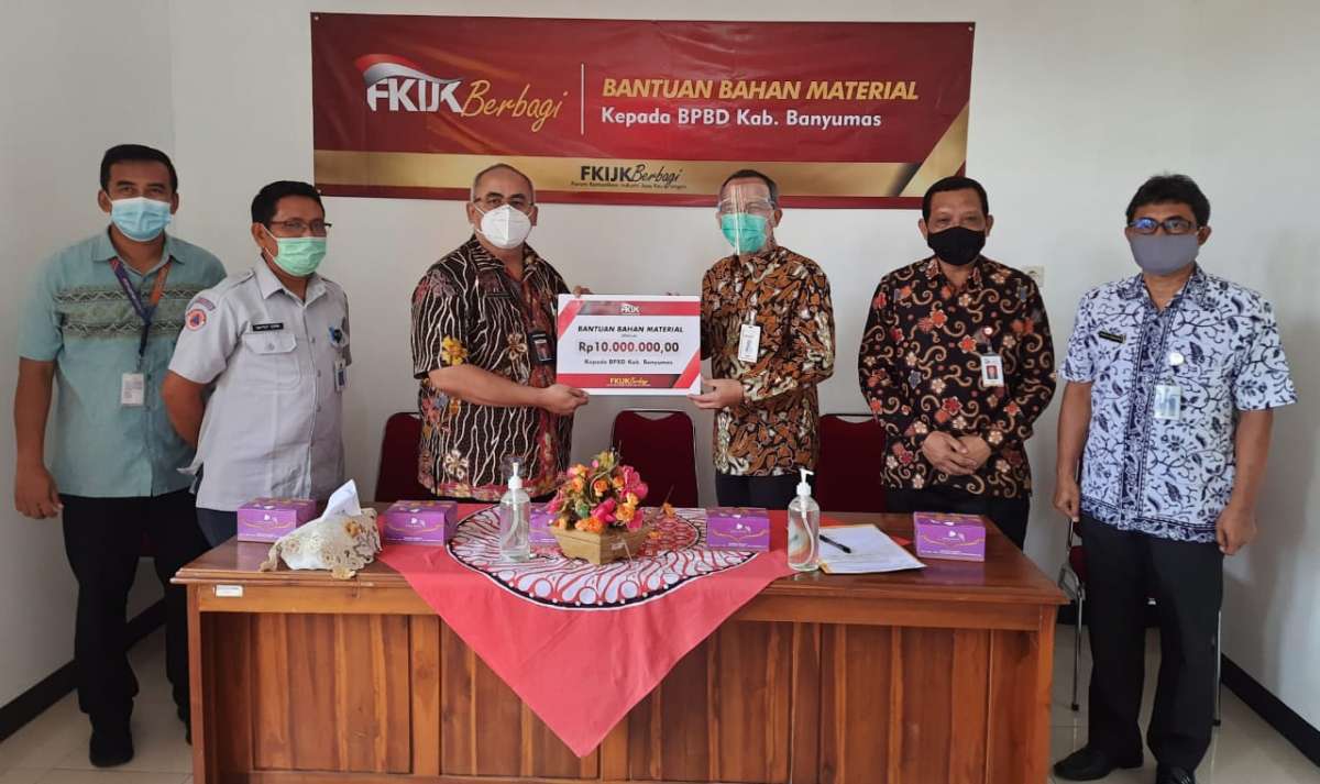 FKIJK Purwokerto Berbagi Bantuan Bencana ke Empat Kabupaten