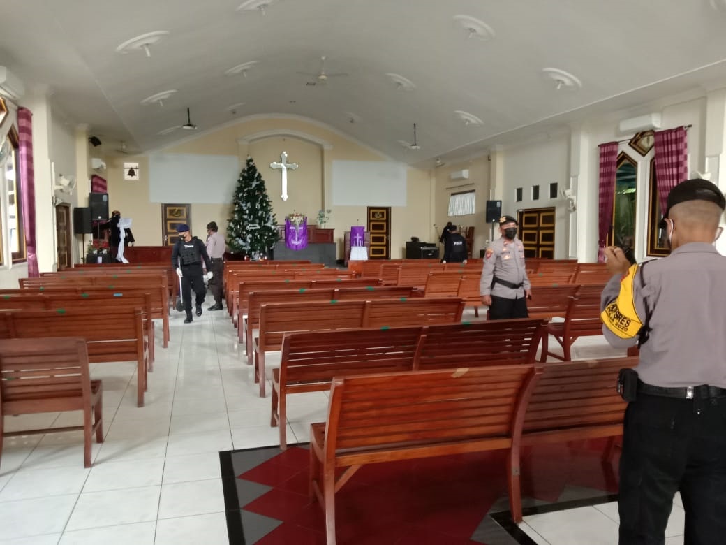 Tim Gegana Brimob Banyumas Sterilisasi Gereja di Purbalingga, Diperketat dan Disterilisasi