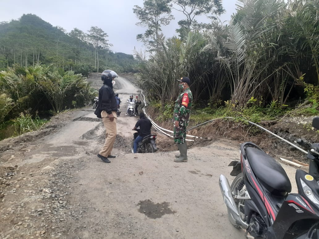 Jalan Alternatif Pagentan - Banjarnegara Ambles