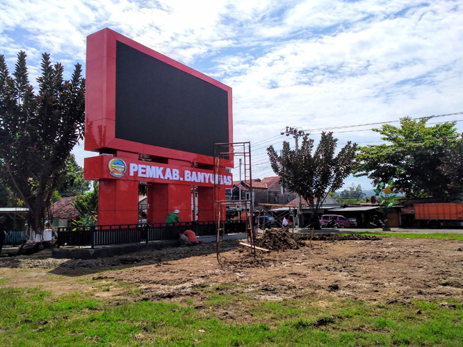 Alun-Alun Banyumas Dipasang Videotron, Camat: Masyarakat Jangan Anggap ...