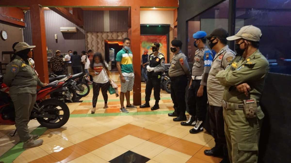 Nekat Beroperasi, Tempat Karaoke di Purbalingga Dibubarkan Paksa