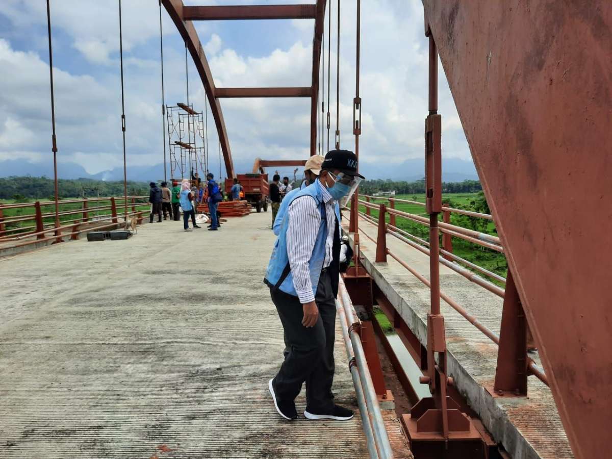 Truk Masih Dilarang Melintas di Jembatan Merah,  Hasil Uji Butuh Tambahan Penggantung